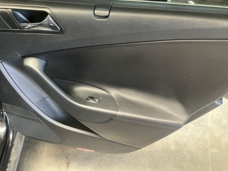 Volkswagen Passat 2.0 TDI Highline 2007 – снимка 30