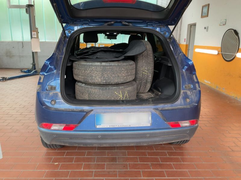 DFSK Seres 3 electric drive 120 kW S2 2022 – снимка 16
