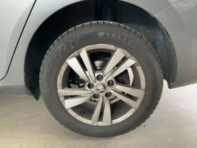 Skoda Fabia 1.0 TSI Ambition SC 2022 – снимка 5