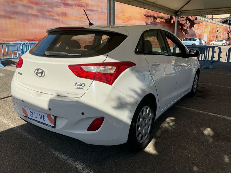 Hyundai i30 1.4 CRDi City 2012 – снимка 2