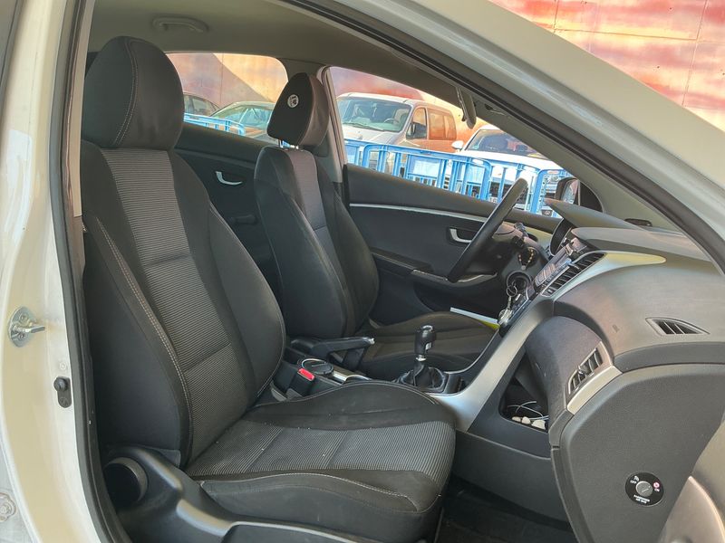 Hyundai i30 1.4 CRDi City 2012 – снимка 3