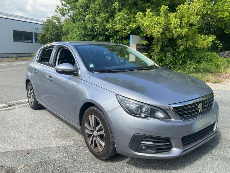 Peugeot 308 1.2 e-THP Allure 2018 – снимка 12