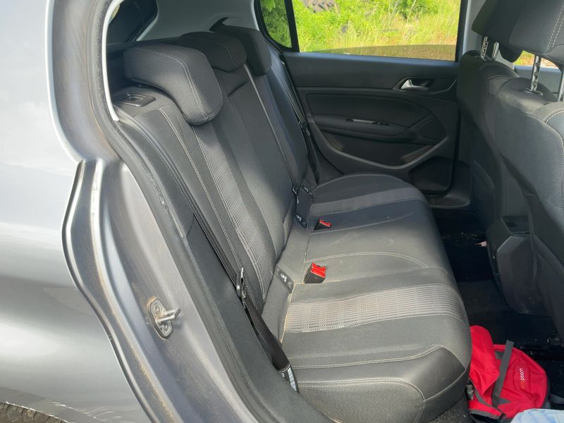 Peugeot 308 1.2 e-THP Allure 2018 – снимка 19