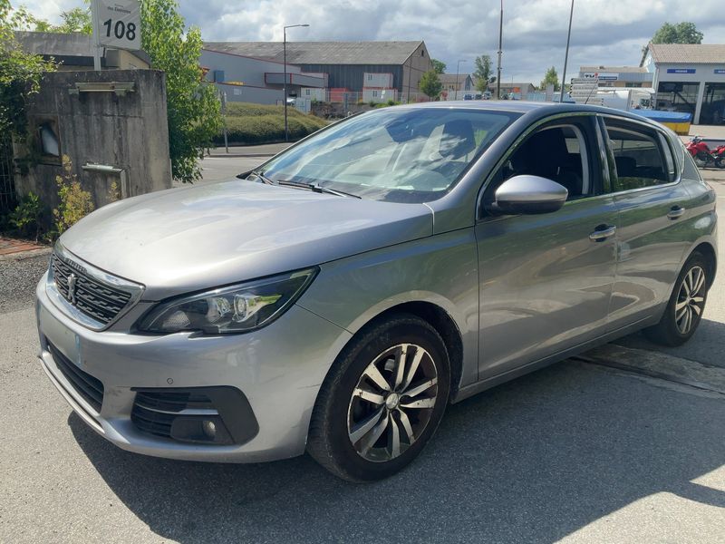 Peugeot 308 1.2 e-THP Allure 2018 – снимка 2