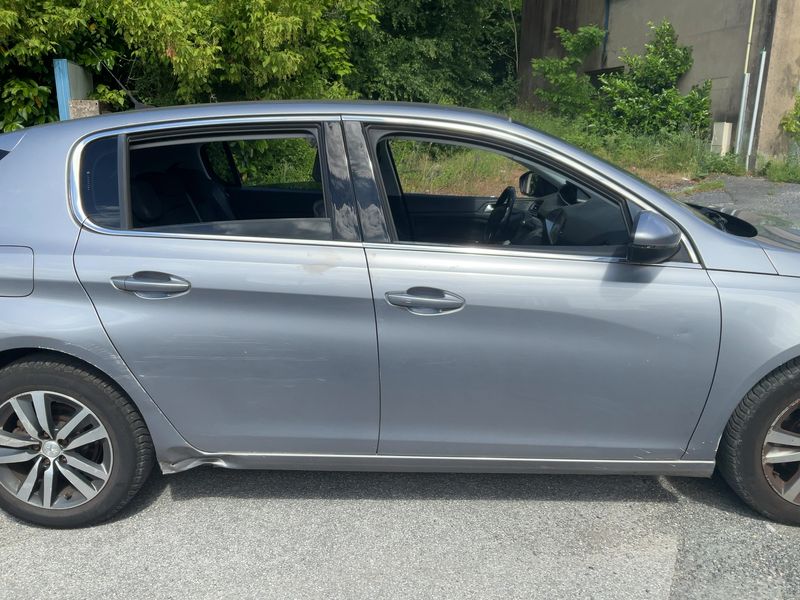 Peugeot 308 1.2 e-THP Allure 2018 – снимка 10