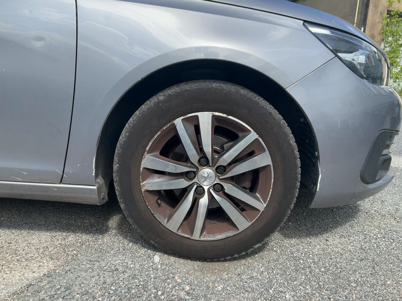 Peugeot 308 1.2 e-THP Allure 2018 – снимка 11