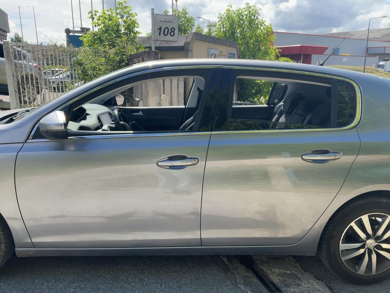 Peugeot 308 1.2 e-THP Allure 2018 – снимка 4