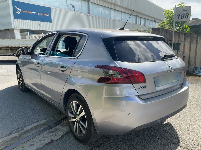 Peugeot 308 1.2 e-THP Allure 2018 – снимка 6