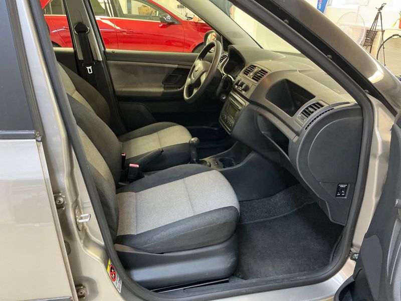Skoda Fabia 1.2 Classic 2009 – снимка 3