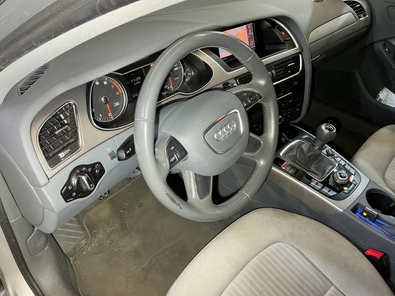 Audi A4 1.8 TFSI Ambiente 2013 – снимка 33