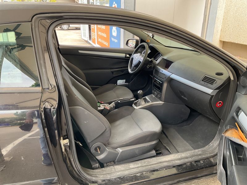 Opel Astra GTC 1.6 Enjoy 2005 – снимка 3