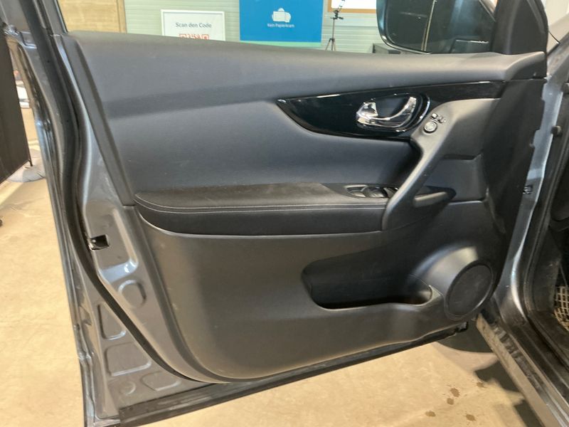 Nissan Qashqai 1.6 dCi N-Connecta 2016 – снимка 36