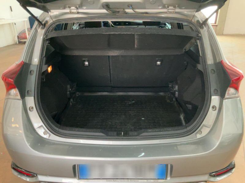 Toyota Auris 1.8 Hybrid Active 2016 – снимка 15