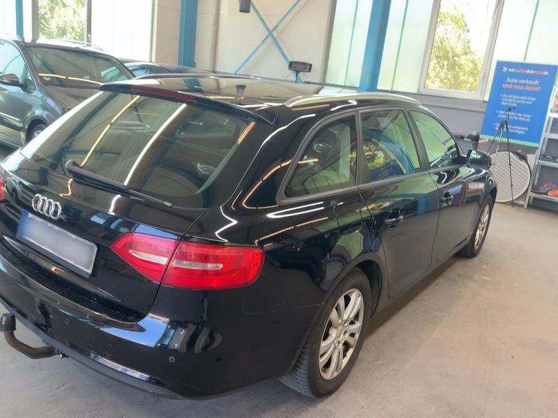 Audi A4 2.0 TDI quattro Attraction 2012 – снимка 6