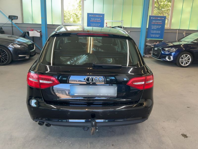 Audi A4 2.0 TDI quattro Attraction 2012 – снимка 5