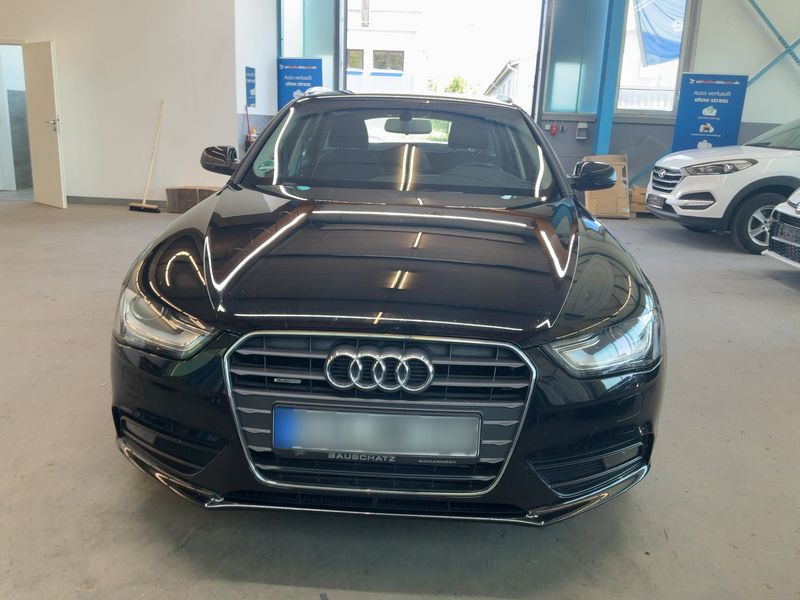 Audi A4 2.0 TDI quattro Attraction 2012 – снимка 9