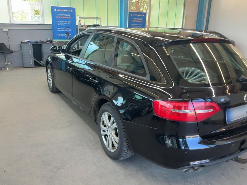Audi A4 2.0 TDI quattro Attraction 2012 – снимка 3