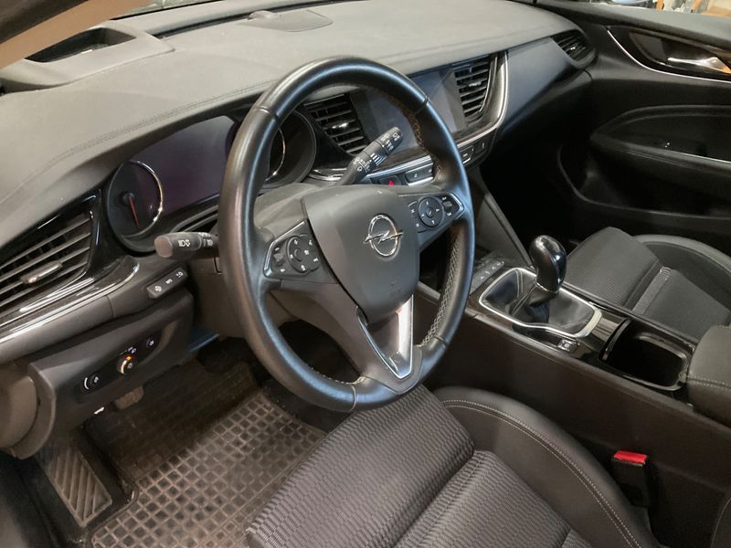 Opel Insignia Sports Tourer 1.5 SIDI Turbo Business Edition 2017 – снимка 33