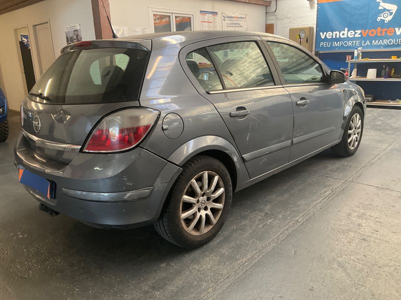 Opel Astra 1.7 CDTI Elegance 2005 – снимка 2