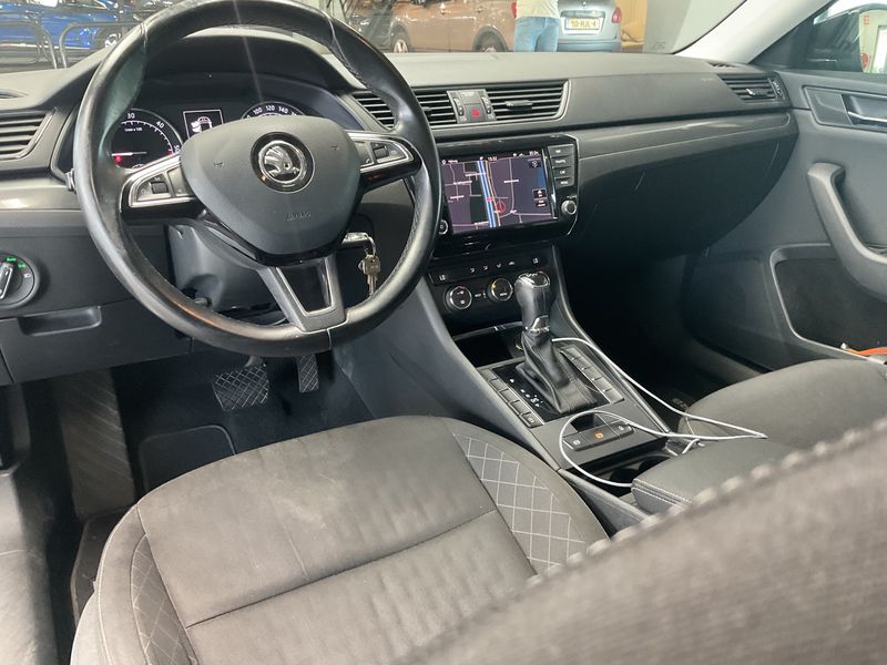 Skoda Superb 1.6 TDI Active 2016 – снимка 17