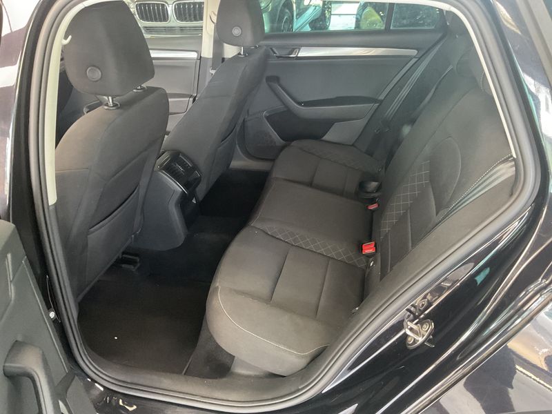 Skoda Superb 1.6 TDI Active 2016 – снимка 19