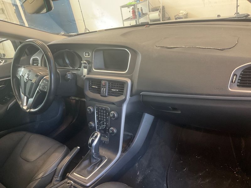 Volvo V40 2.0 D2 Plus 2019 – снимка 22