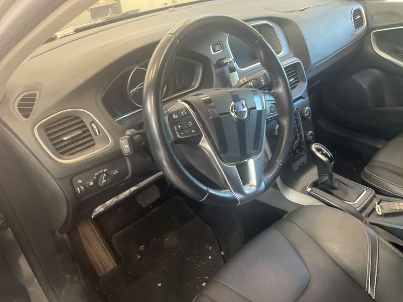 Volvo V40 2.0 D2 Plus 2019 – снимка 21
