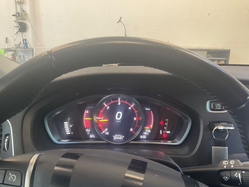 Volvo V40 2.0 D2 Plus 2019 – снимка 18