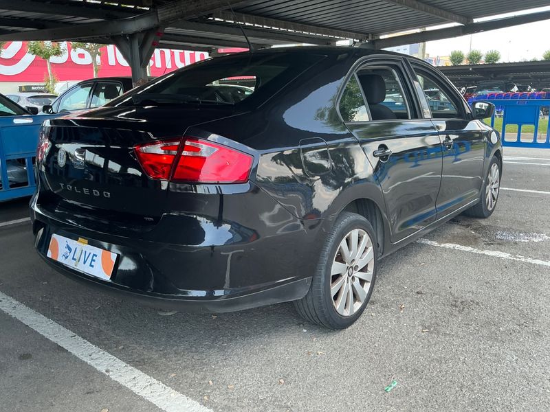 Seat Toledo 1.6 TDI Style 2014 – снимка 2