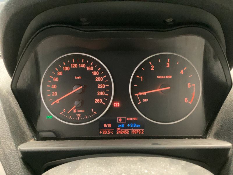 BMW 1er 116d EfficientDynamics Edition 2013 – снимка 19