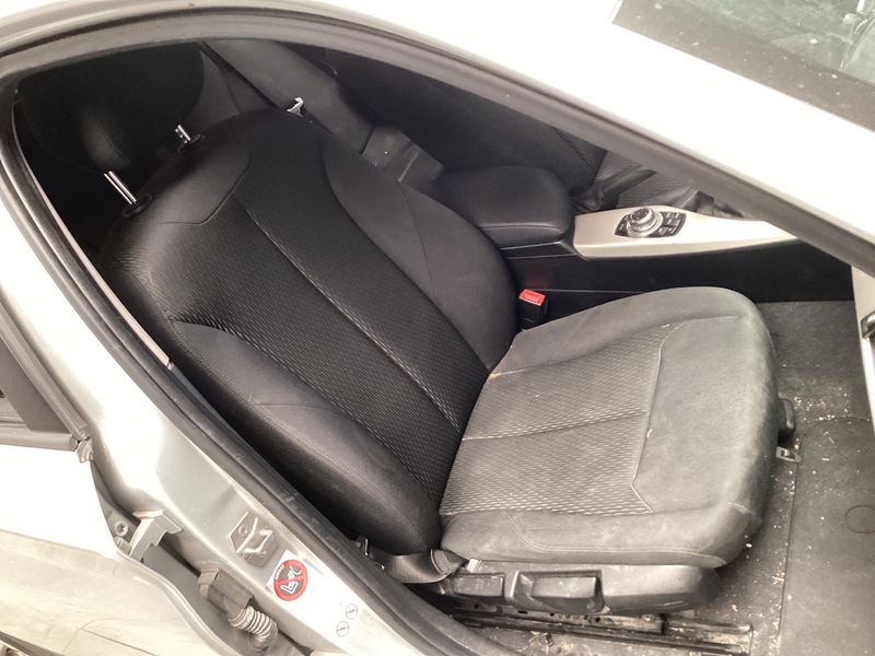 BMW 1er 116d EfficientDynamics Edition 2013 – снимка на щета 26