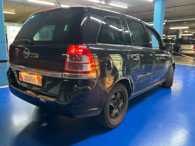 Opel Zafira 1.7 CDTI Enjoy Plus 2011 – снимка 2