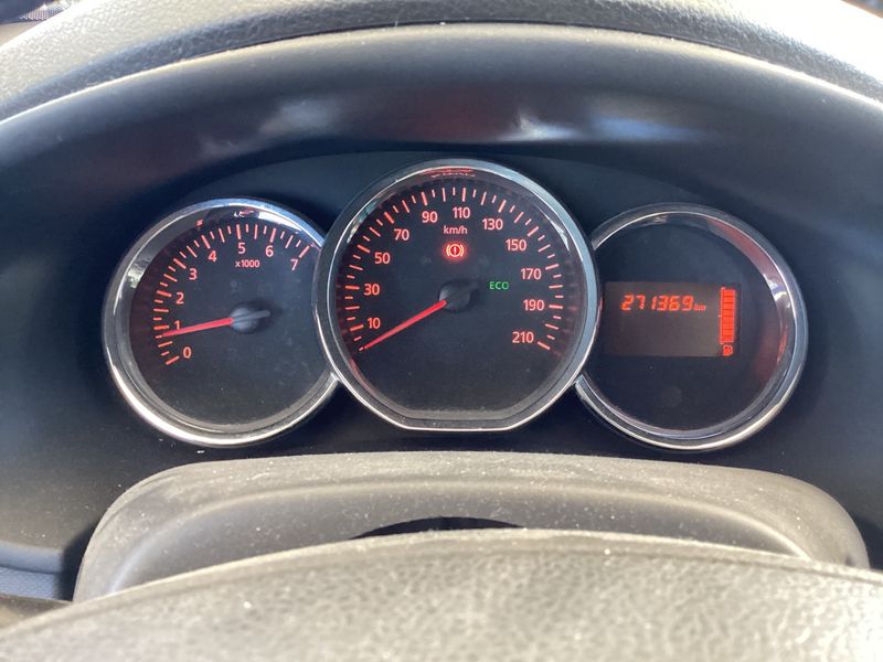 Dacia Sandero 1.5 dCi Laureate 2015 – снимка 4