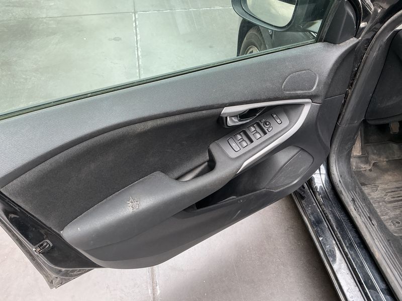 Volvo V40 1.6 D2 Kinetic 2014 – снимка 40