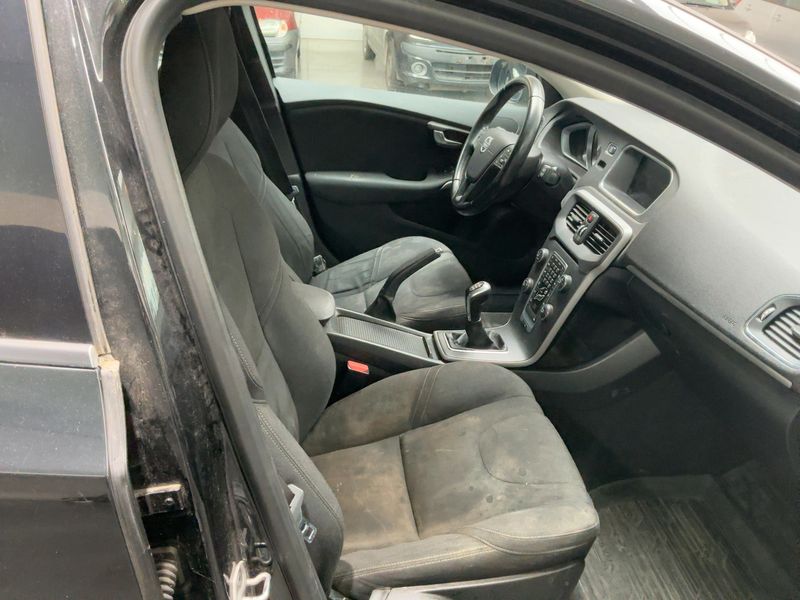Volvo V40 1.6 D2 Kinetic 2014 – снимка 16