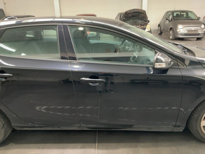 Volvo V40 1.6 D2 Kinetic 2014 – снимка 10