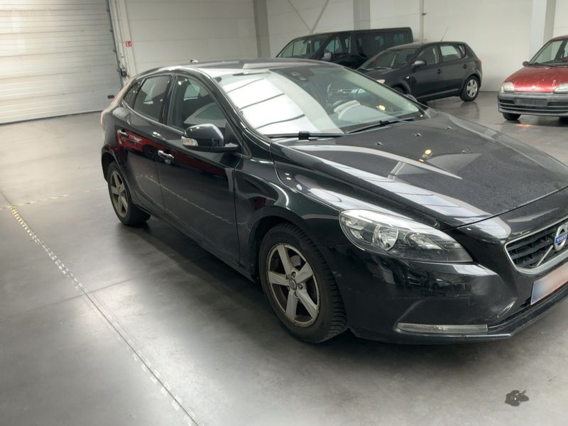 Volvo V40 1.6 D2 Kinetic 2014 – снимка 12
