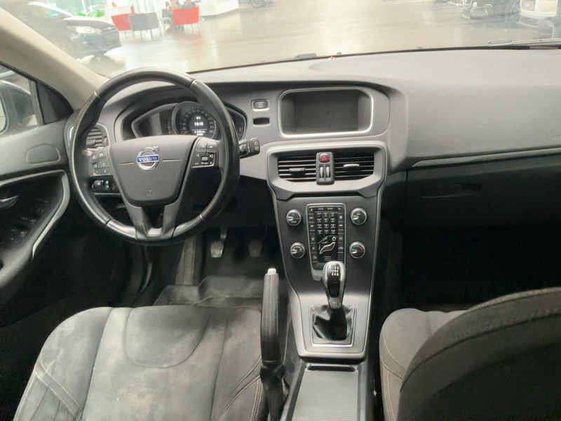 Volvo V40 1.6 D2 Kinetic 2014 – снимка 17