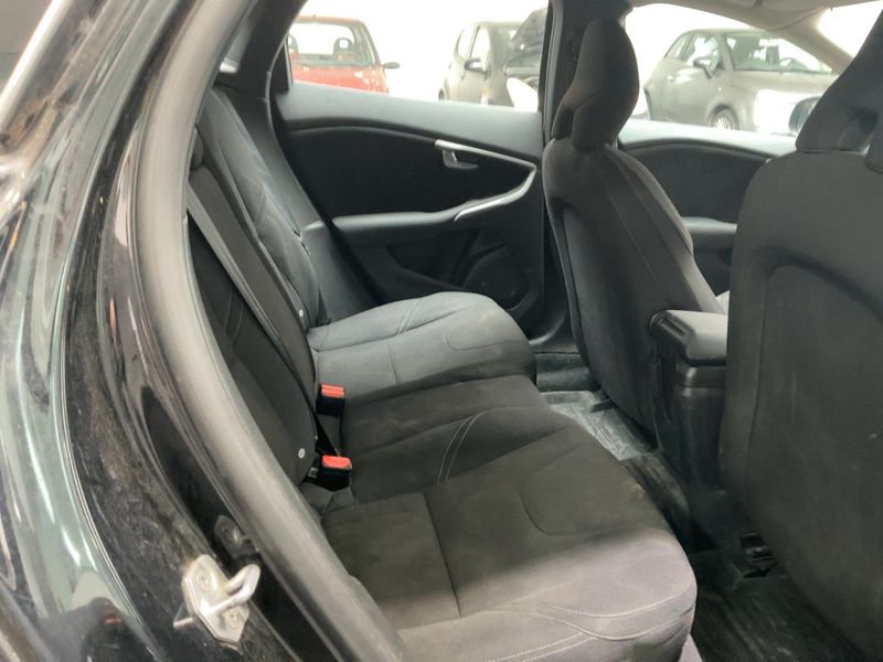 Volvo V40 1.6 D2 Kinetic 2014 – снимка 19