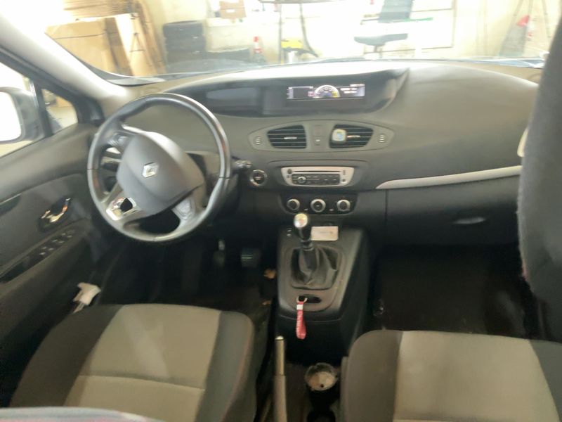 Renault Grand Scenic 1.5 dCi Paris 2014 – снимка 17