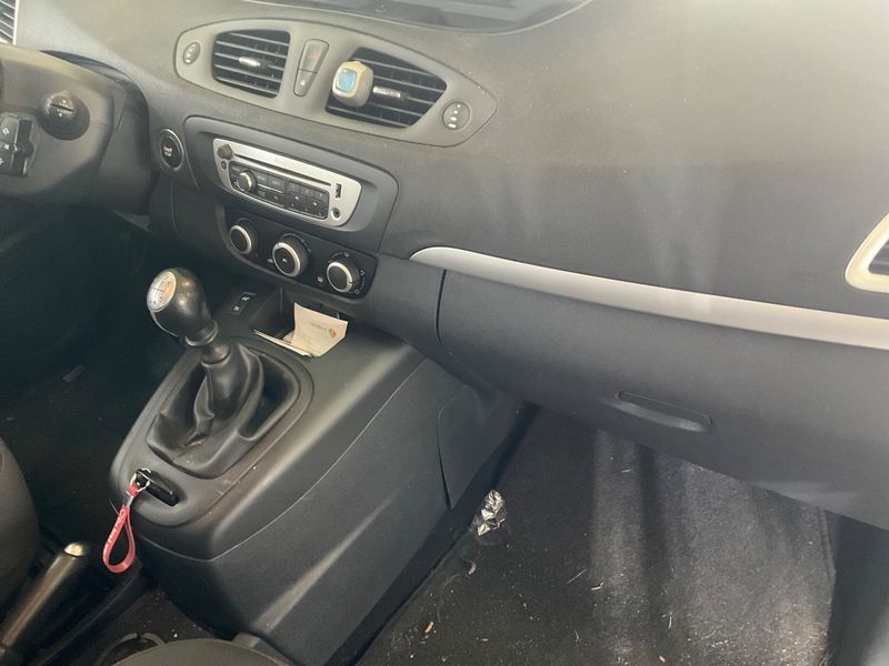Renault Grand Scenic 1.5 dCi Paris 2014 – снимка 29