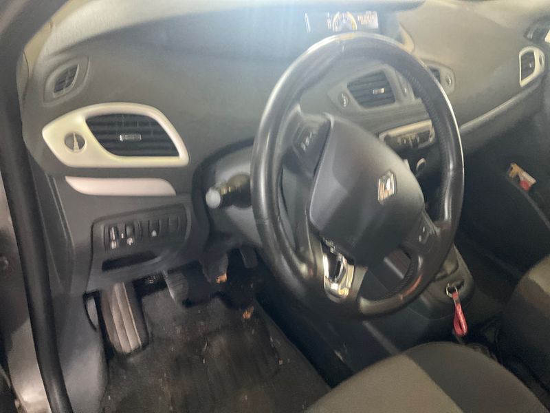 Renault Grand Scenic 1.5 dCi Paris 2014 – снимка 32