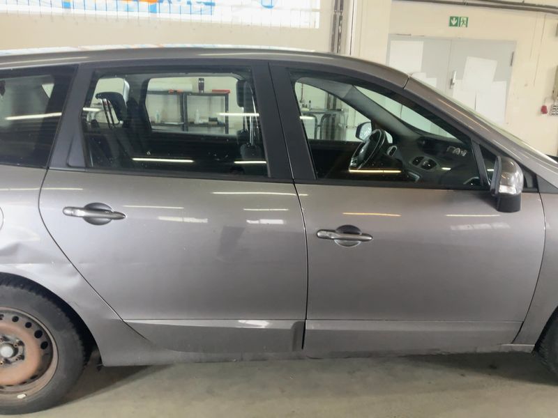 Renault Grand Scenic 1.5 dCi Paris 2014 – снимка 10