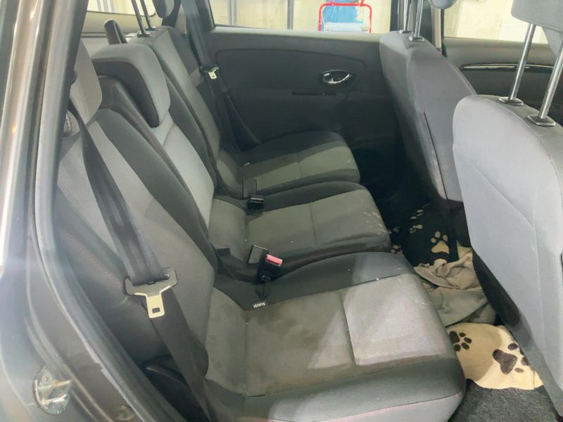 Renault Grand Scenic 1.5 dCi Paris 2014 – снимка 19