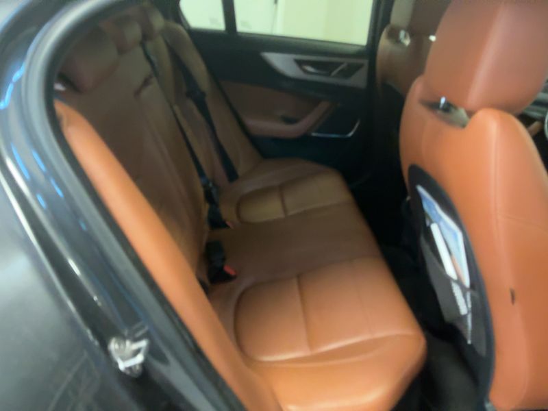 Jaguar XE 30t R-Dynamic HSE AWD 2020 – снимка 19
