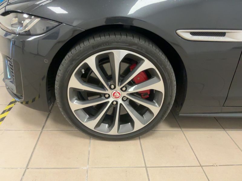 Jaguar XE 30t R-Dynamic HSE AWD 2020 – снимка 3