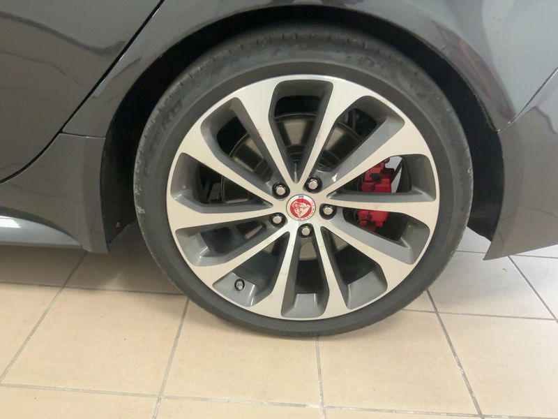 Jaguar XE 30t R-Dynamic HSE AWD 2020 – снимка 5