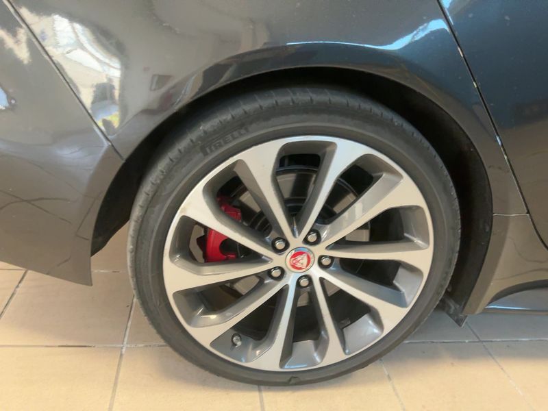 Jaguar XE 30t R-Dynamic HSE AWD 2020 – снимка 9