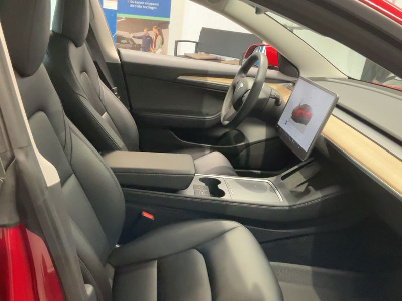 Tesla Model 3 Standard Range 2023 – снимка 11