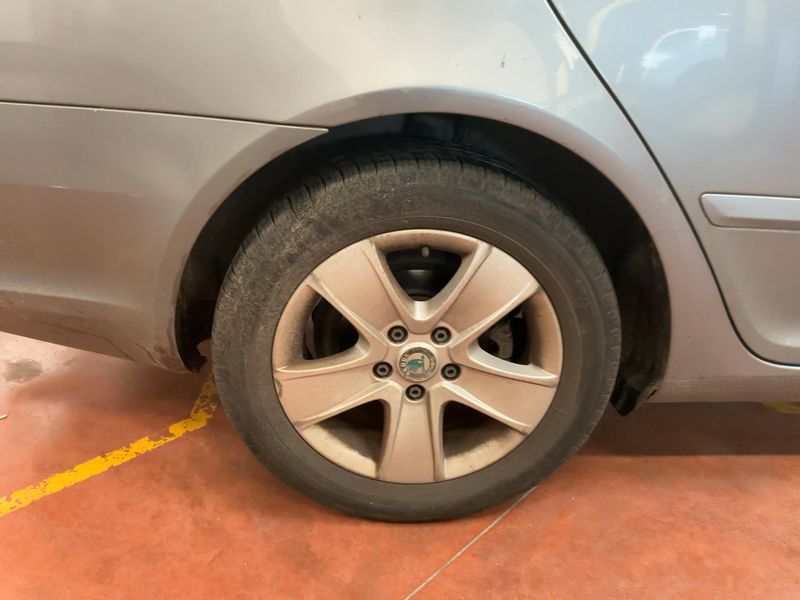 Skoda Octavia 1.6 TDI Ambition 2013 – снимка 9